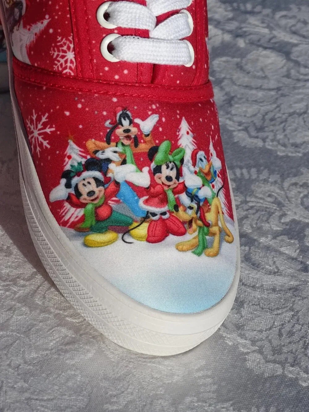 Bradford Exchange Disney Gang Tennis Shoes Size 5